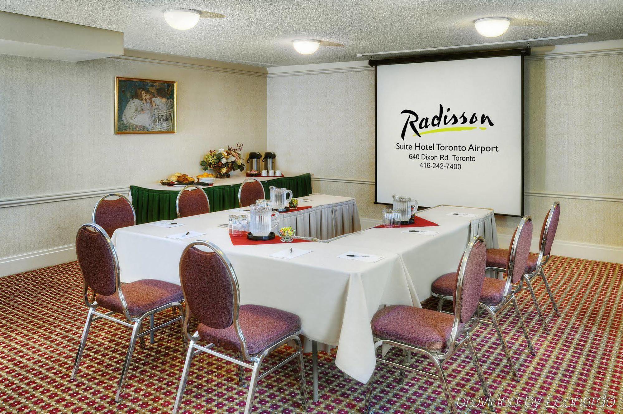 Radisson Suites Hotel Toronto Airport Екстериор снимка